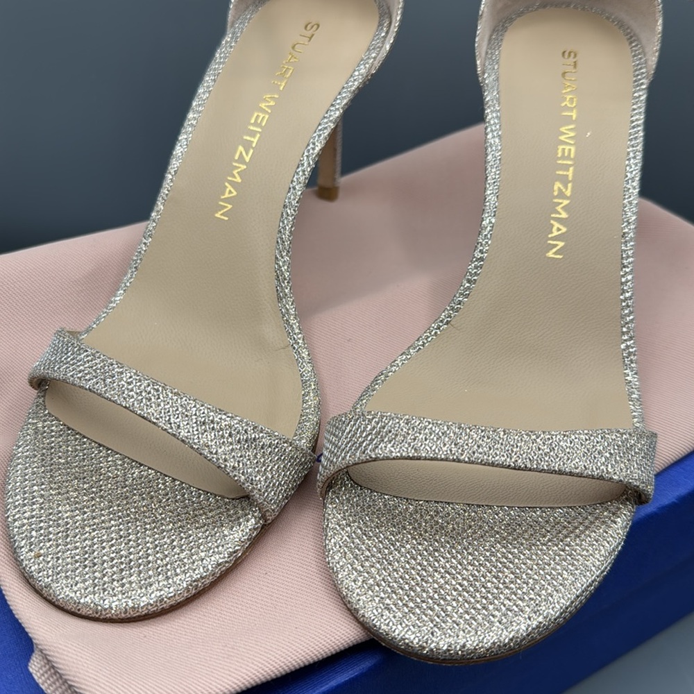 Stuart Weitzman Gold Strappy Heels
New never worn
Size 7 - Picture 2 of 5